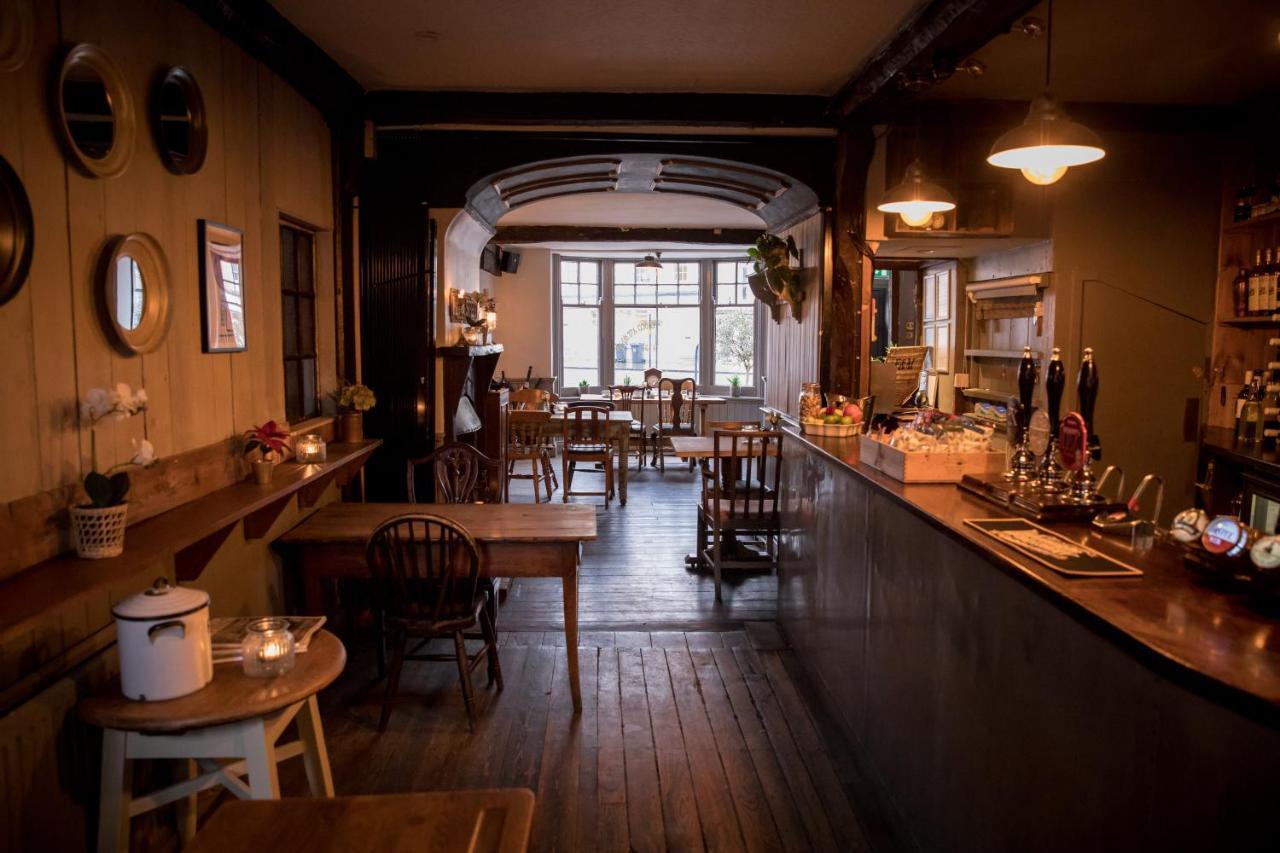 The Black Swan Inn Devizes Exterior photo