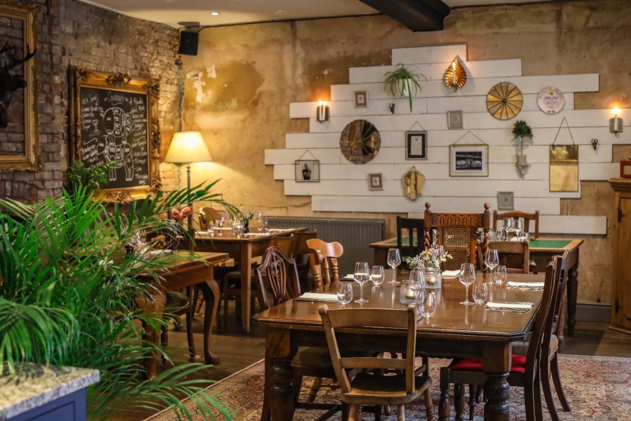 The Black Swan Inn Devizes Exterior photo
