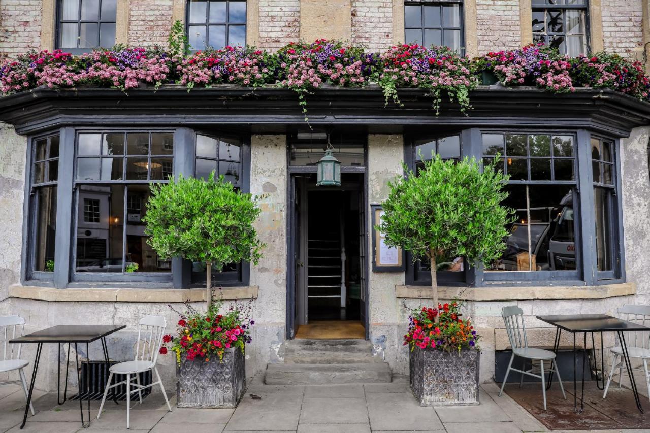 The Black Swan Inn Devizes Exterior photo